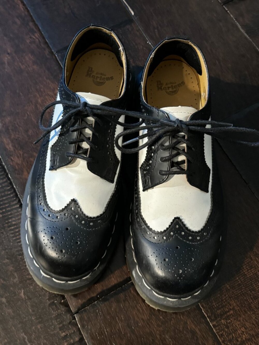 Dr. Martens 3989 Bex Smooth Leather Brogue Oxfords W8/M9
